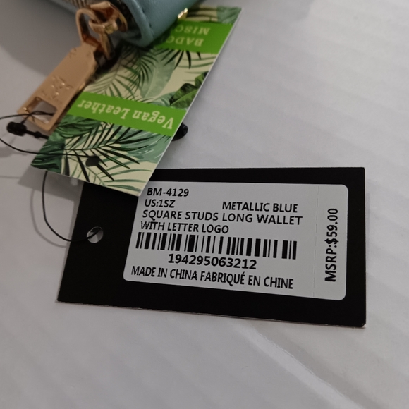 Badgley Mischka Women's Metallic Blue Square Studs Long Wallet (NWT). - Picture 3 of 10